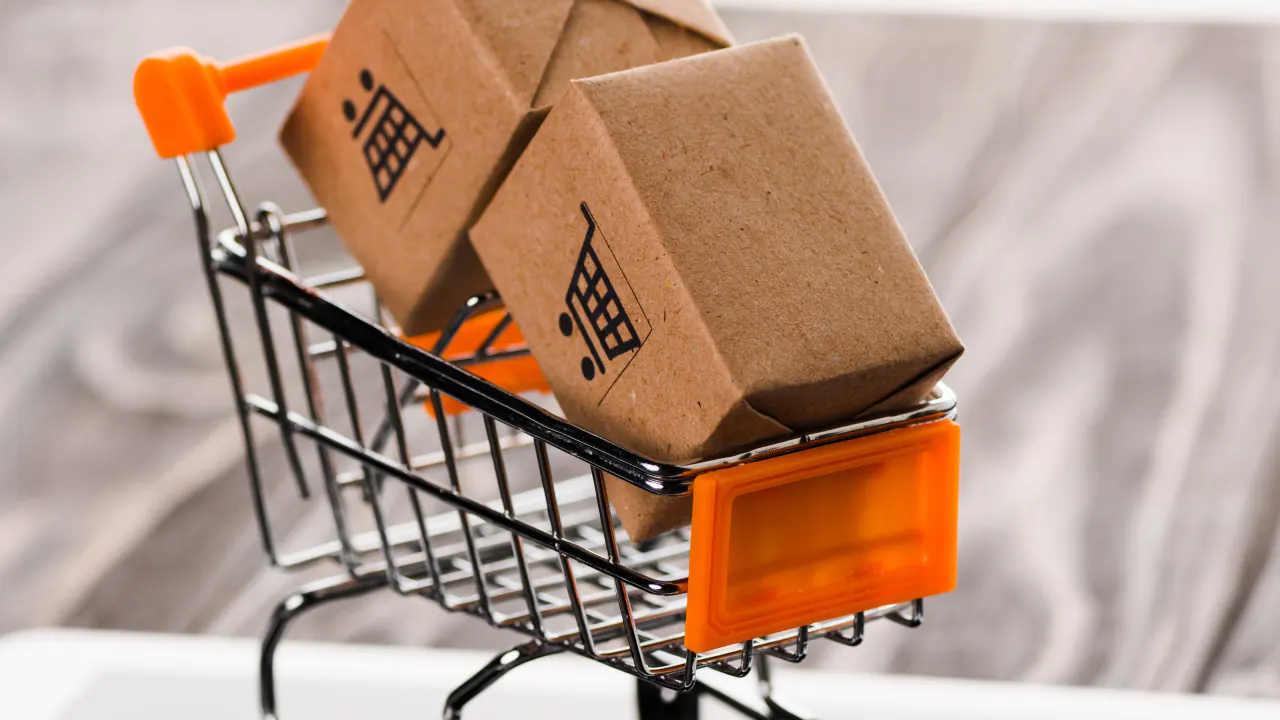 Shopping cart filled with boxes, illustrating cross selling